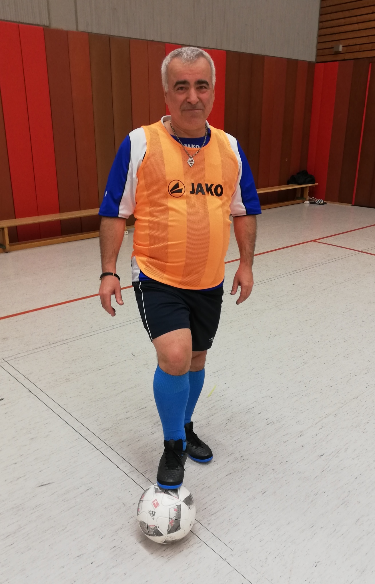 AHVorstand Metin Bakanay mit 60 Jahren immer noch am Ball SV